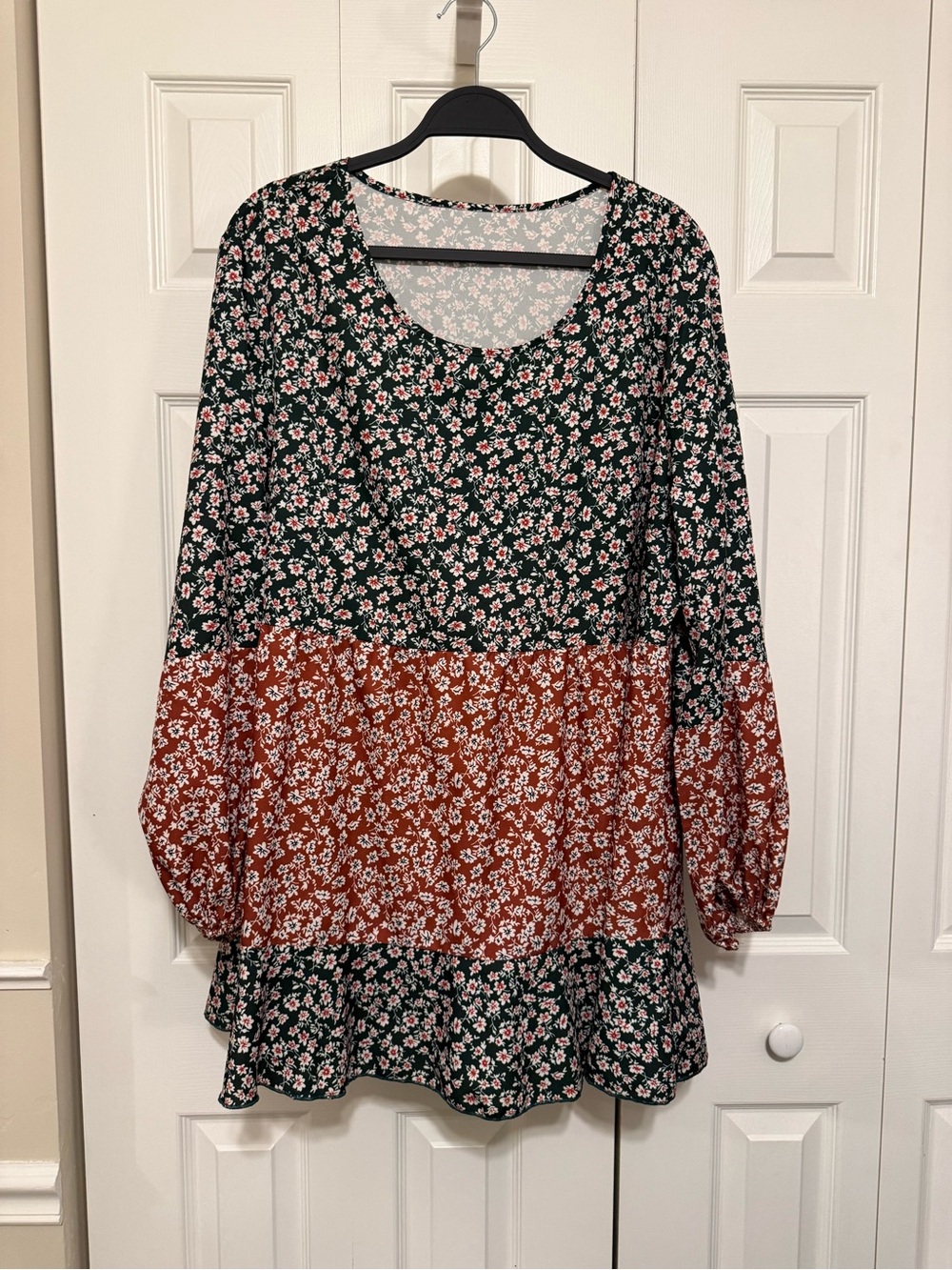 Women’s Floral Tiered Long-Sleeve Dress